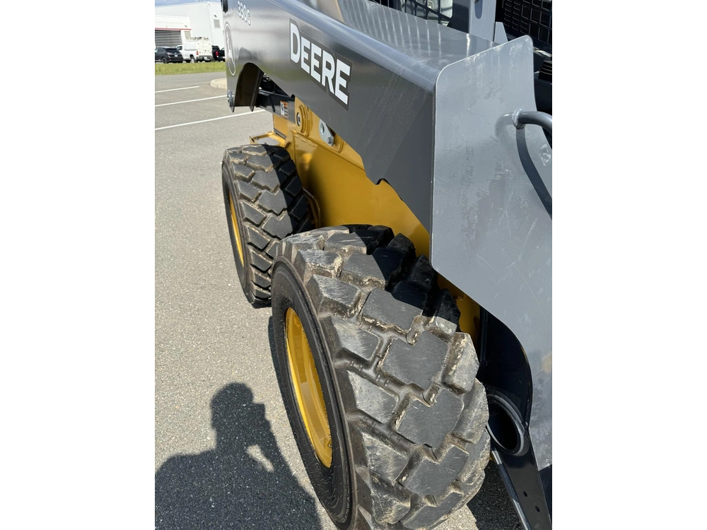 John Deere 330g 2022 alt