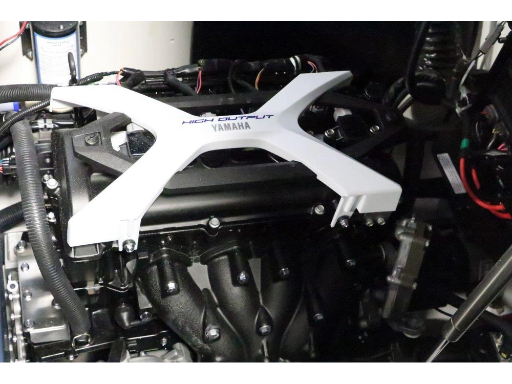 2026 Yamaha 222xd alt