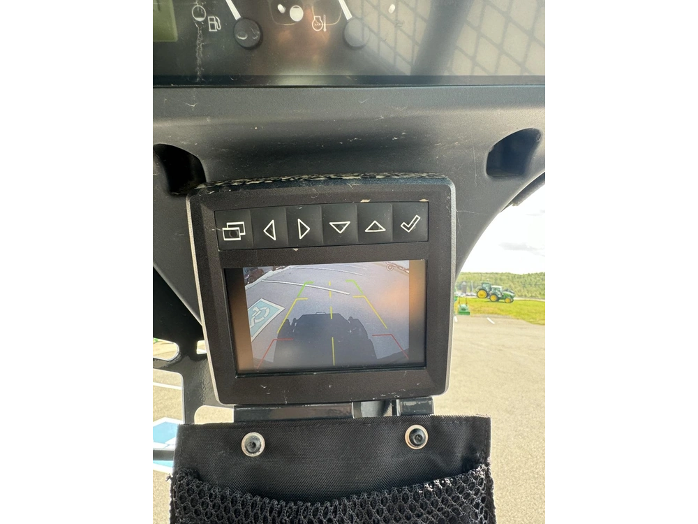 John Deere 330g 2022 alt
