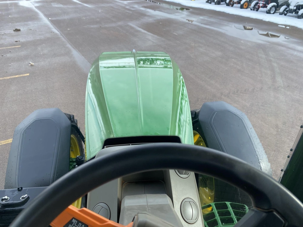 2023 John Deere 7r 210 alt