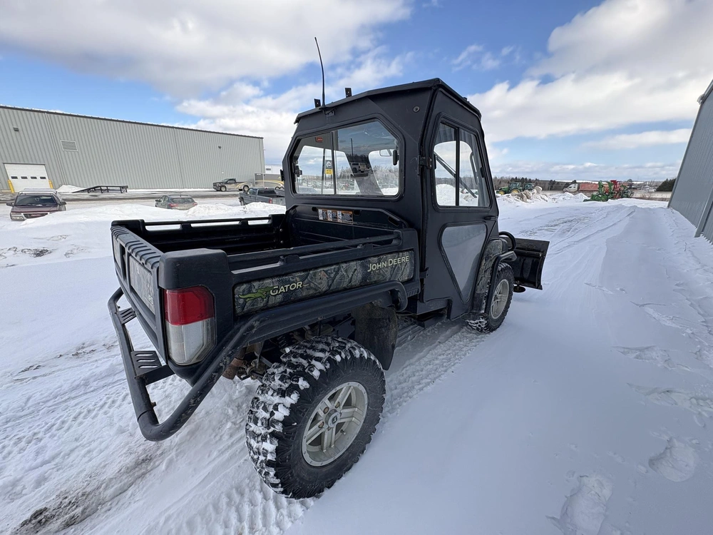 2012 John Deere Xuv 825i Camo alt