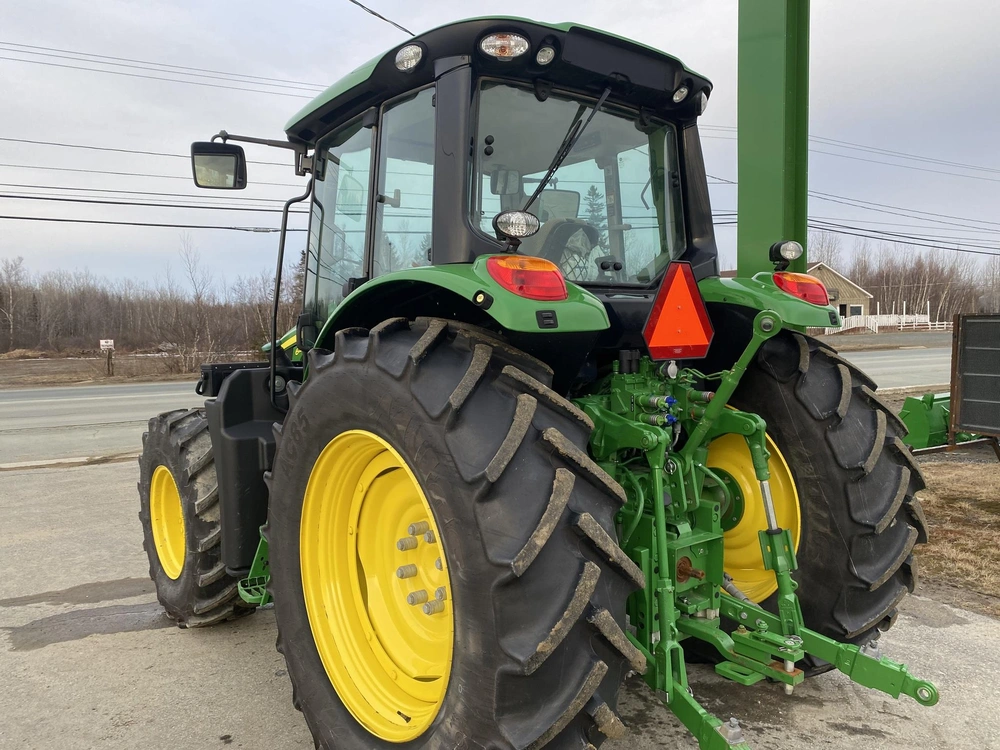 2022 John Deere 6120m alt