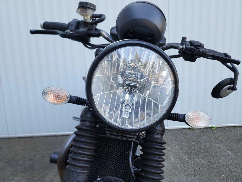 2016 Triumph Street Twin alt