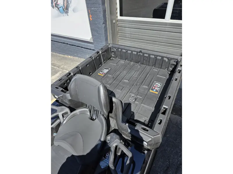 Can-Am OUTLANDER MAX 6X6 BACKCOUNTRY 1000R 2026