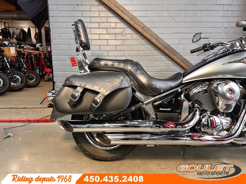 2025 Kawasaki Vulcan 900 Classic alt