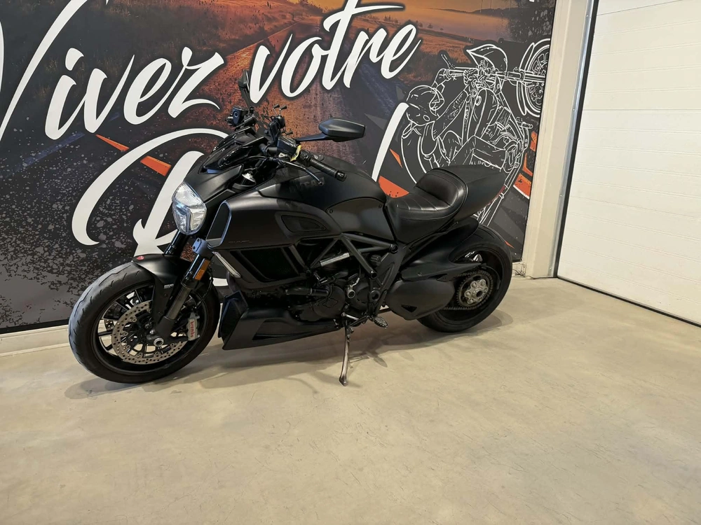 Ducati Diavel 2015 alt