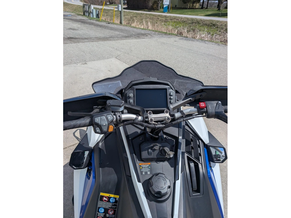 2023 Polaris 850 Indy Adventure 137 alt