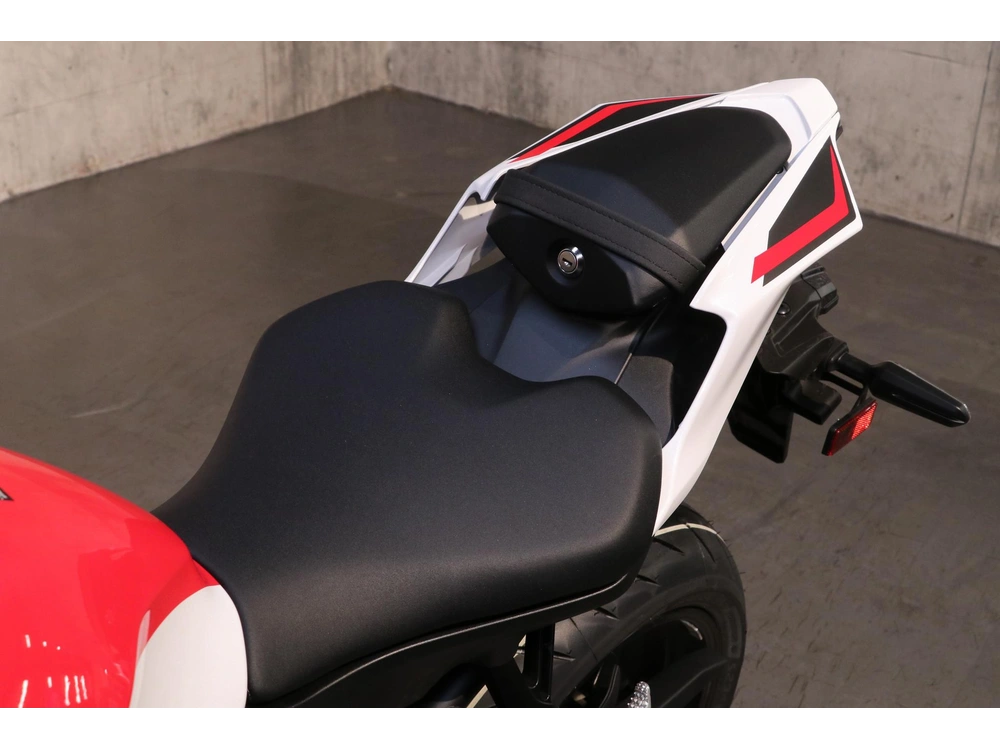 2026 Yamaha Yzf-r7 70e Anniversaire alt