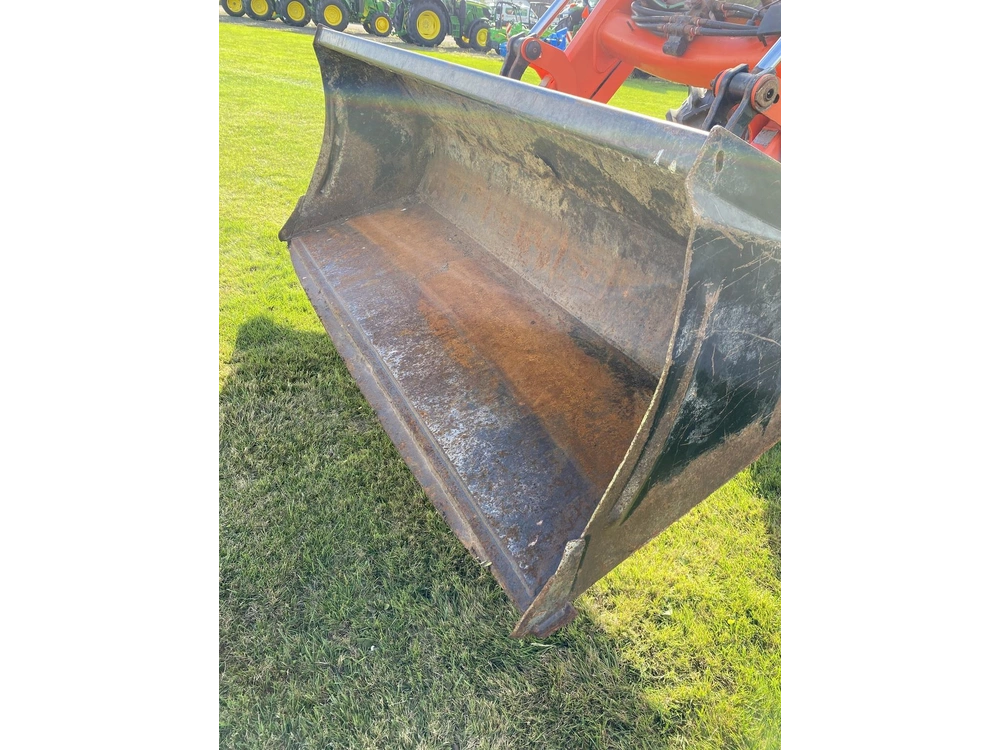 Kubota M110 2010