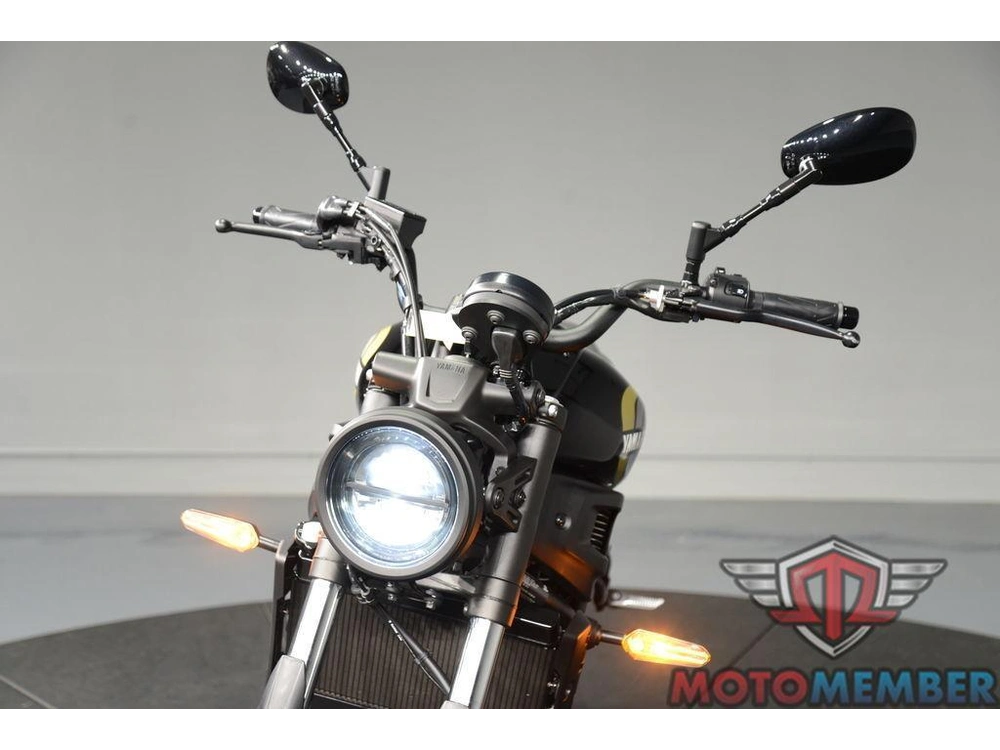 2025 Yamaha Xsr700 alt