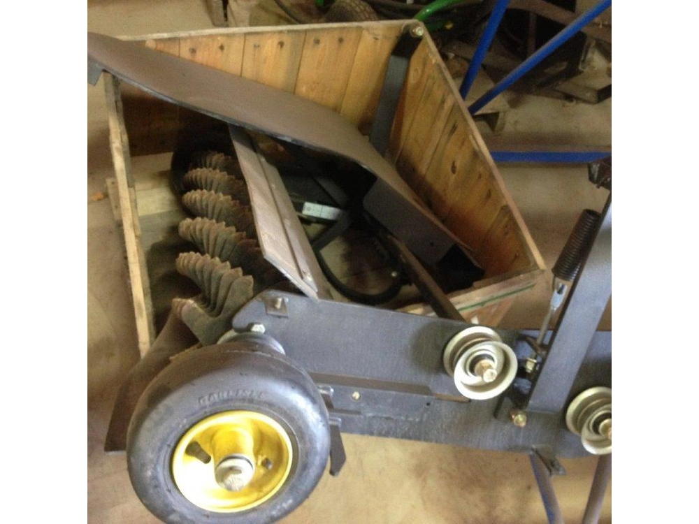 John Deere Tcb11072 2013 alt