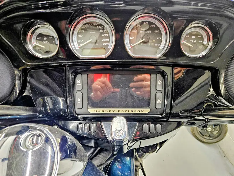 2016 Harley-Davidson FLHTK Electra Glide Ultra Limited FLHTK thumbnail 6