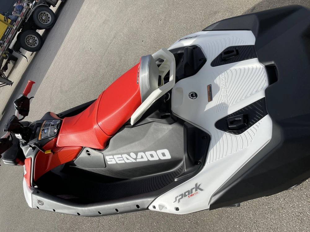 2026 Sea-doo Spark™ 3up Trixx 90 (sound System) alt