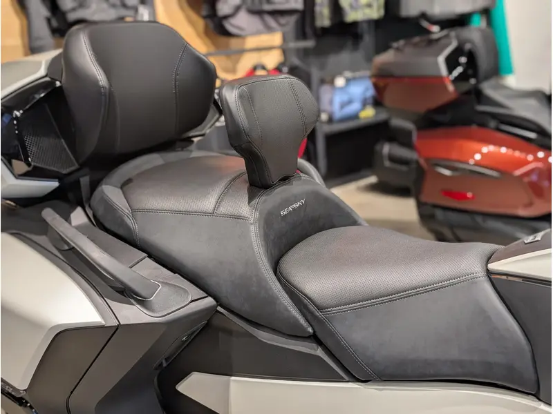 Can-Am Spyder RT Sea-To-Sky - Vegas White Satin 2026