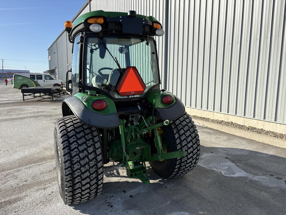 2022 John Deere 4066r alt