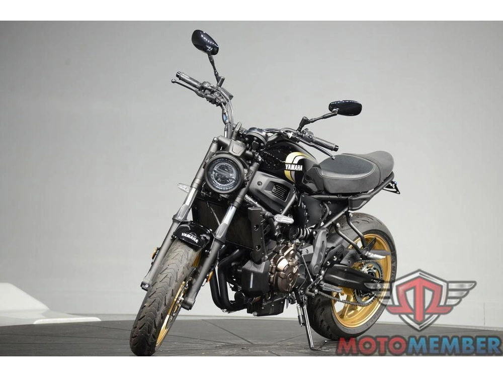 2025 Yamaha Xsr700 alt