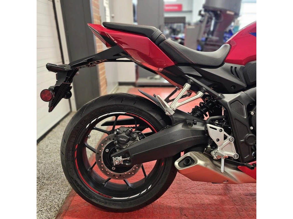 2025 Honda Cbr650r alt