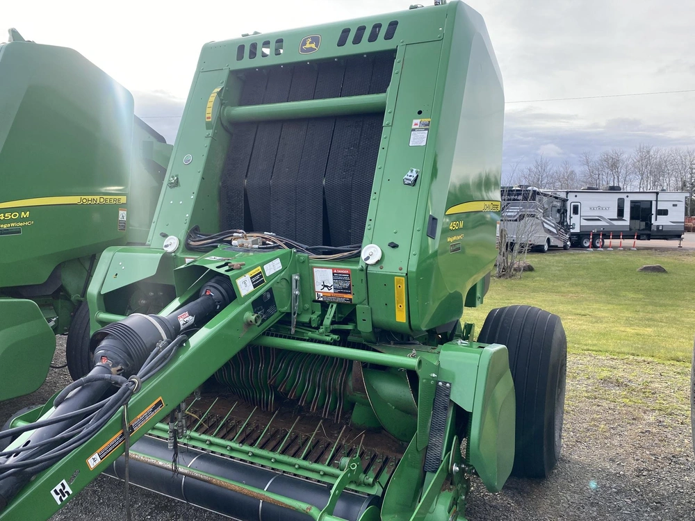 John Deere 450m 2021 alt