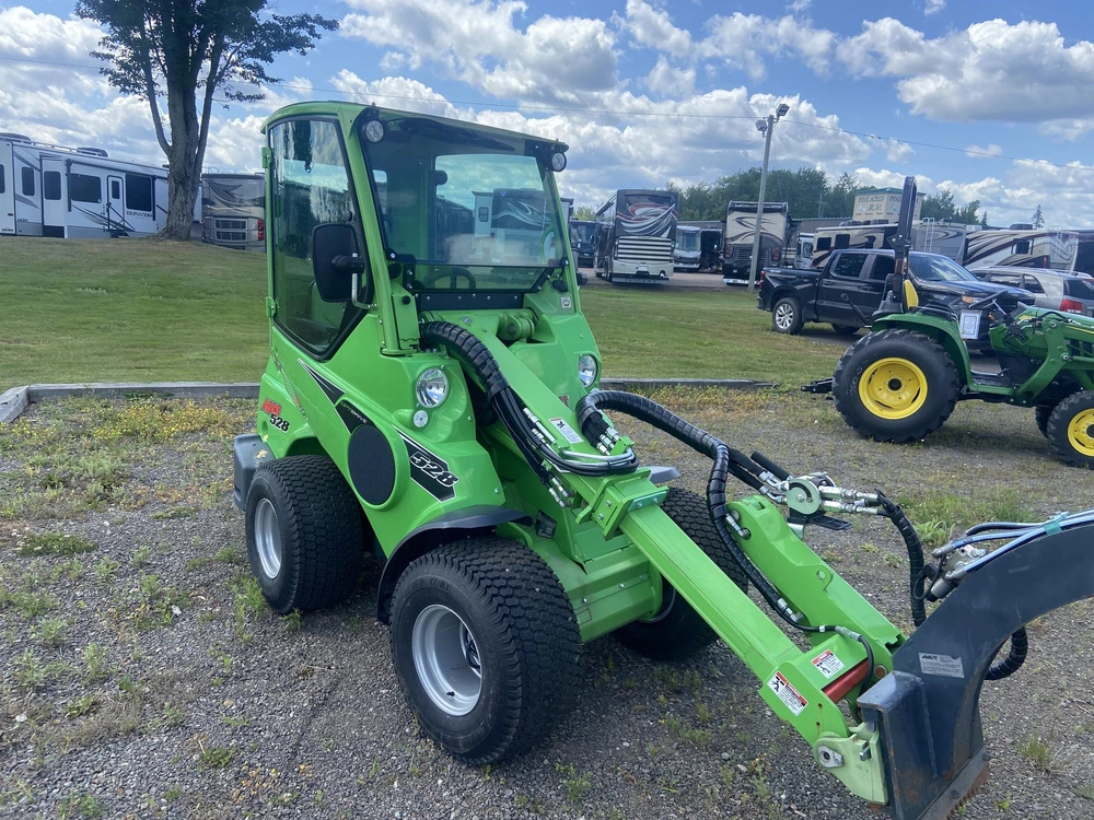 Avant M528 2023 alt