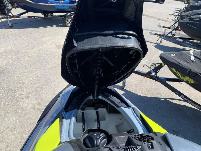 2024 Sea-Doo RXP-X 325 thumbnail 9