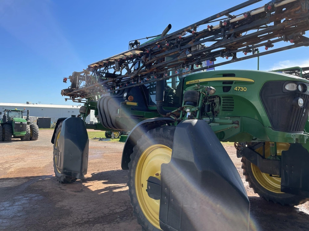 2011 John Deere 4730 alt