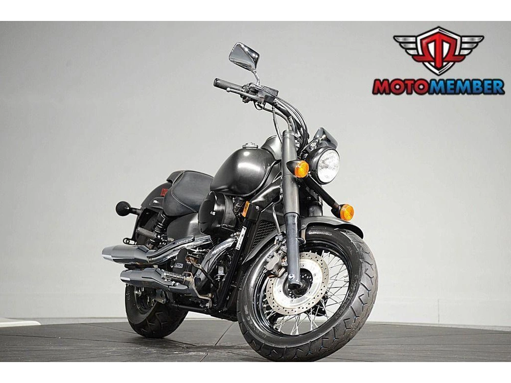 2022 Honda Shadow Phantom alt