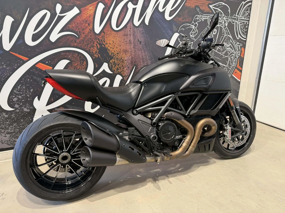 Ducati Diavel 2015 alt