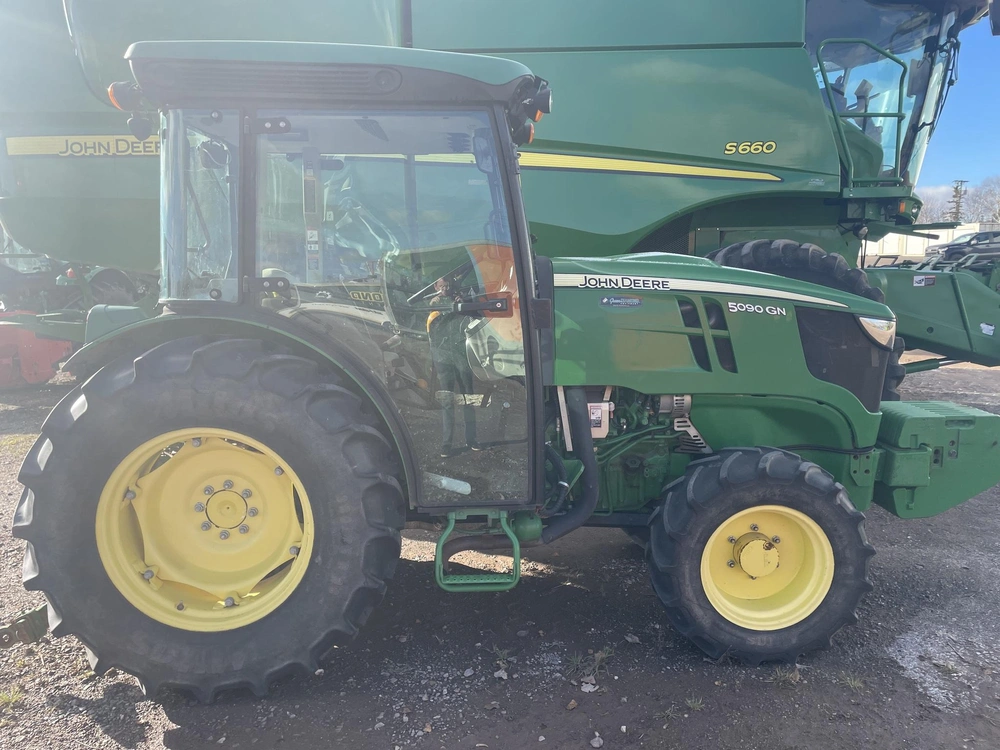 2017 John Deere 5090gn alt