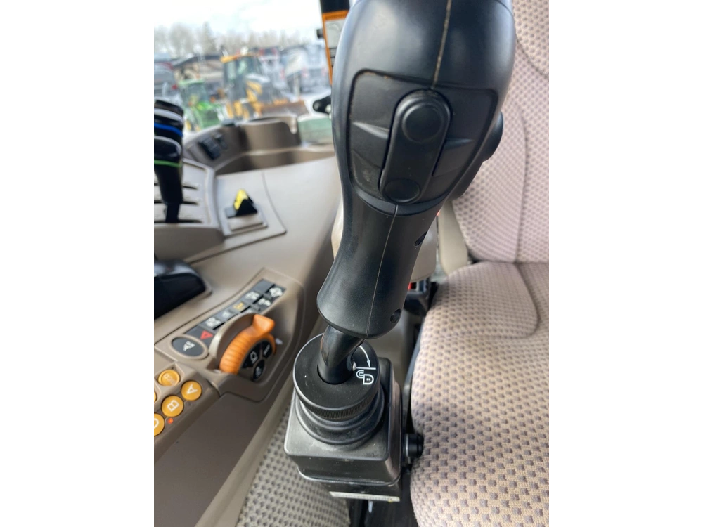 2020 John Deere 5125r alt