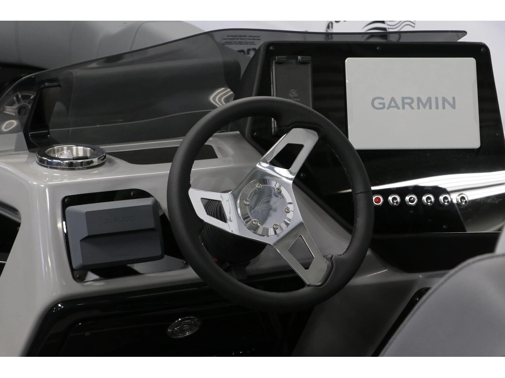 2026 G3 Boats Elite 324ss + Yamaha Vmax 200 Hp alt