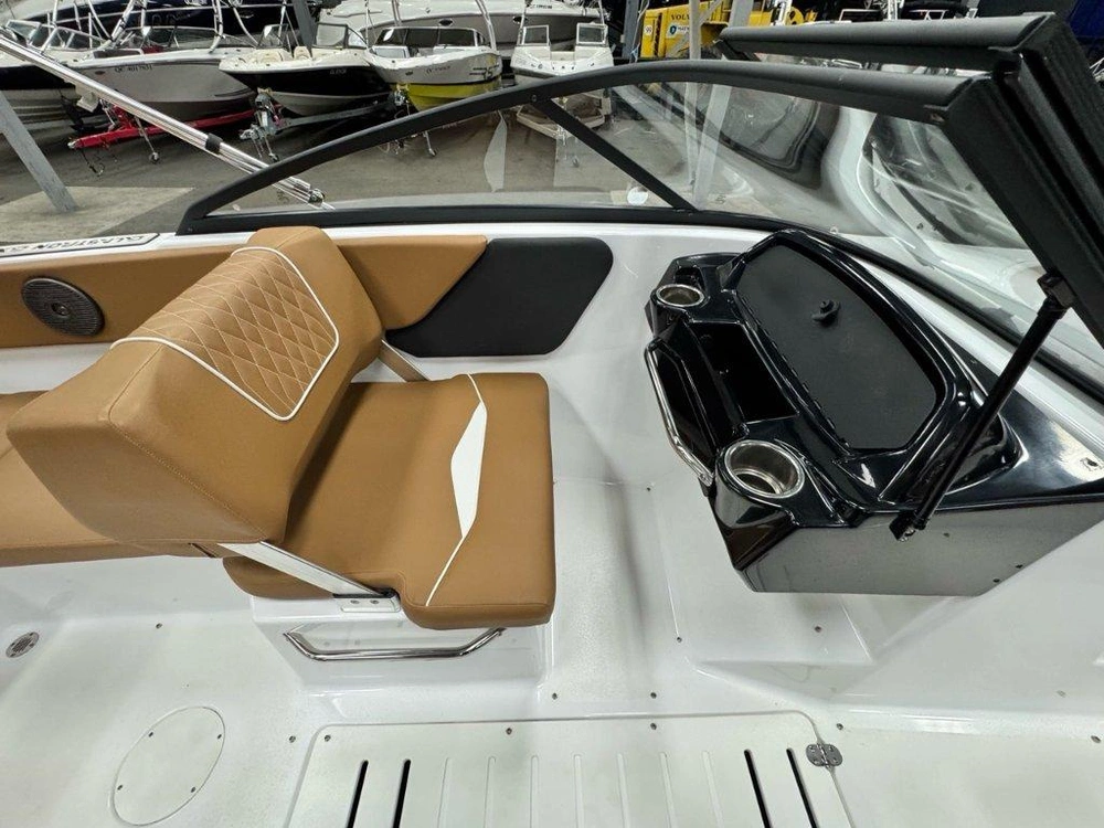 2022 Glastron 215 Gx Mercruiser 4.5l/alpha alt