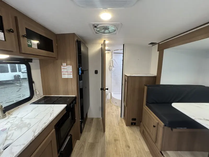 Coachmen APEX NANO 203RBK 2026