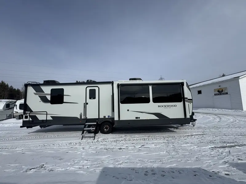 2026 Forest River ROCKWOOD SIGNATURE 8339FK