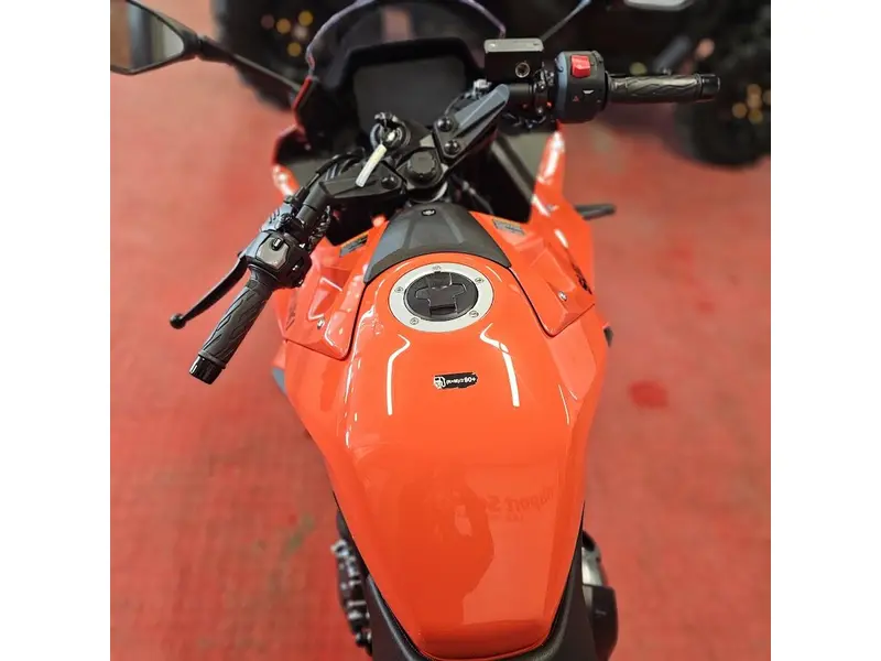 2026 Suzuki GSX 8R thumbnail 22