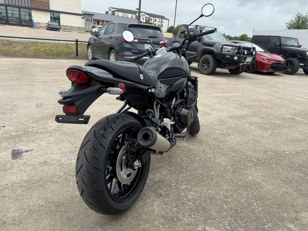 2026 Kawasaki Z900rs Abs alt