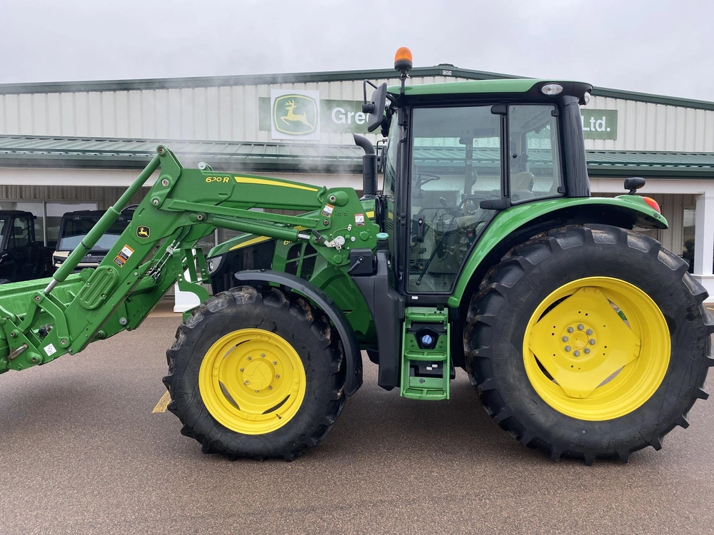 2023 John Deere 6110m alt