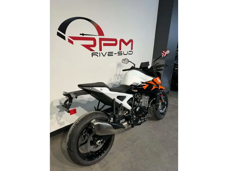 2027 KTM 990 DUKE