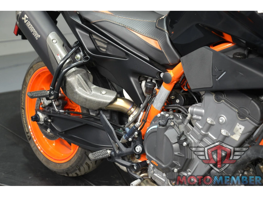 2022 Ktm Duke 890 R alt
