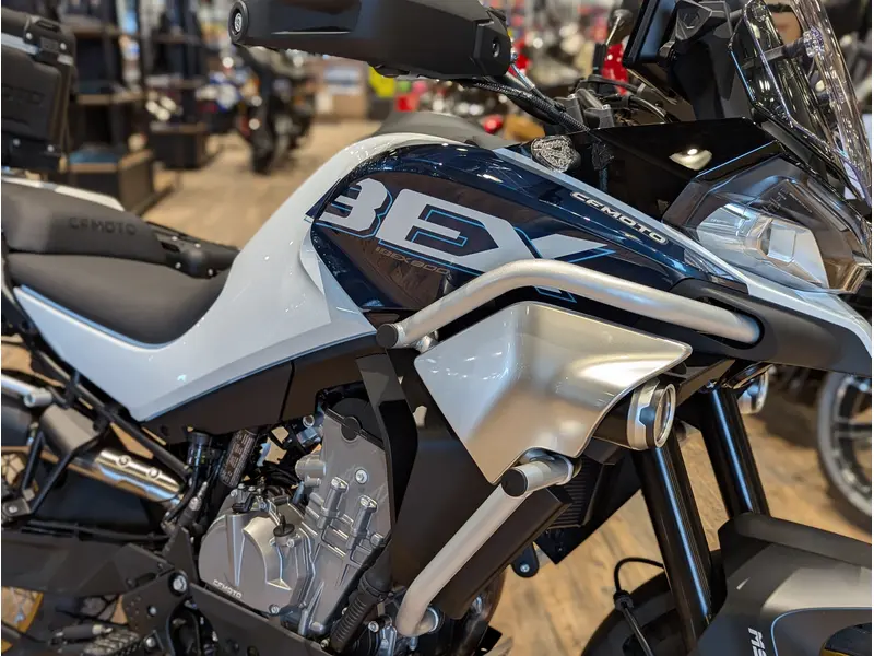 2026 CFMOTO IBEX 800 EXPLORE // Starry White thumbnail 7
