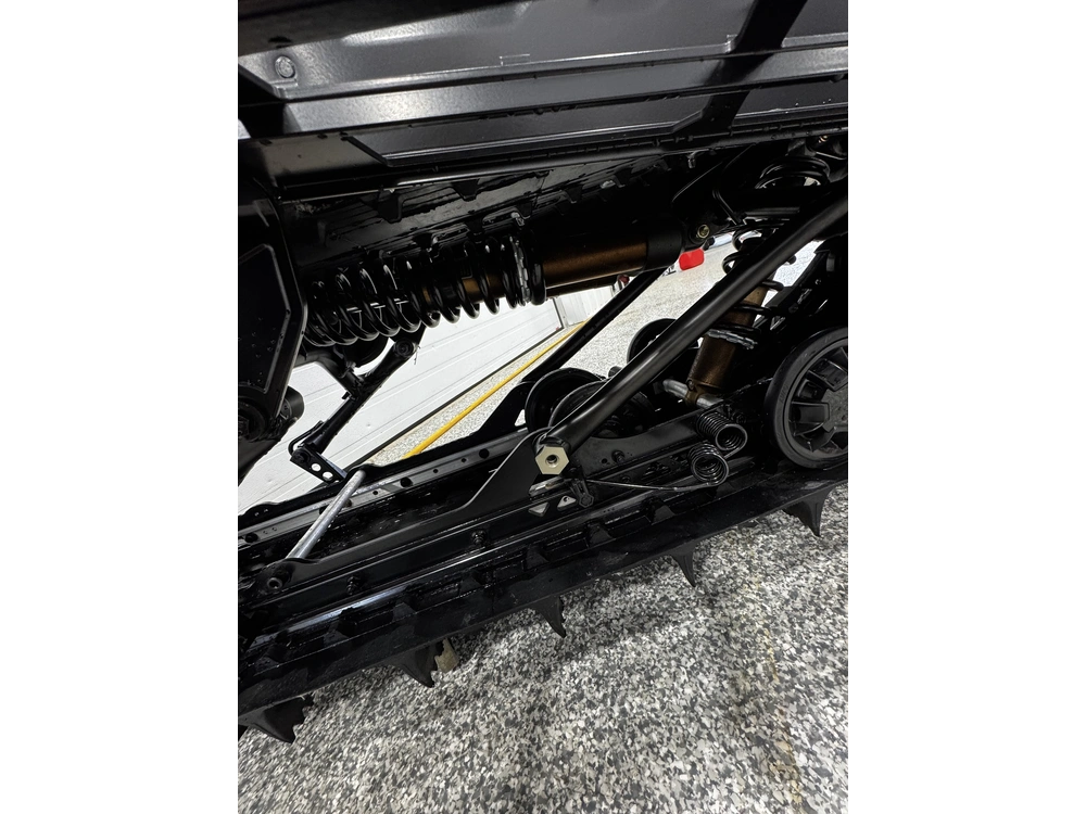 2025 Lynx Shredder Re 3700 850 E-tec Powdermax 2.5" Shot W/ 10.25" Touchscreen Lac alt