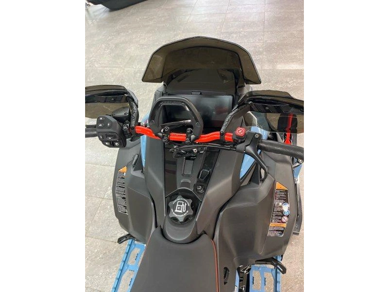 Ski-doo Backcountry X-rs 146 (43'') 850 E-tec Ice Storm 150 1.5'' E.s. W/ 10.25'' Touchscreen 2026 alt