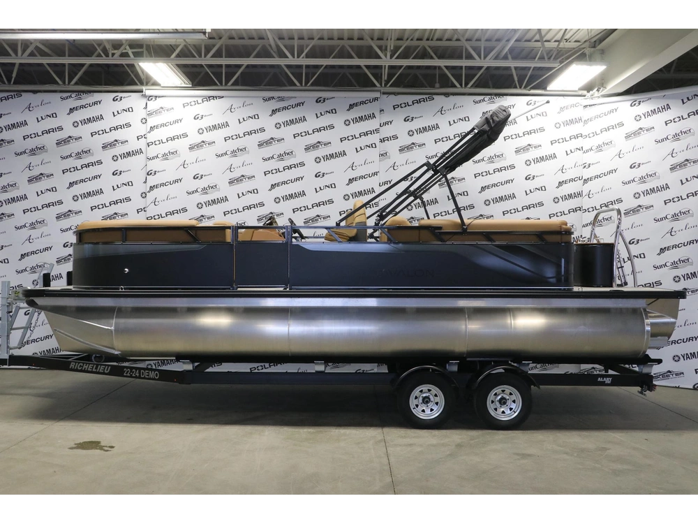 Avalon Venture 2385 Ql + Yamaha Vmax 115 Hp 2026 alt