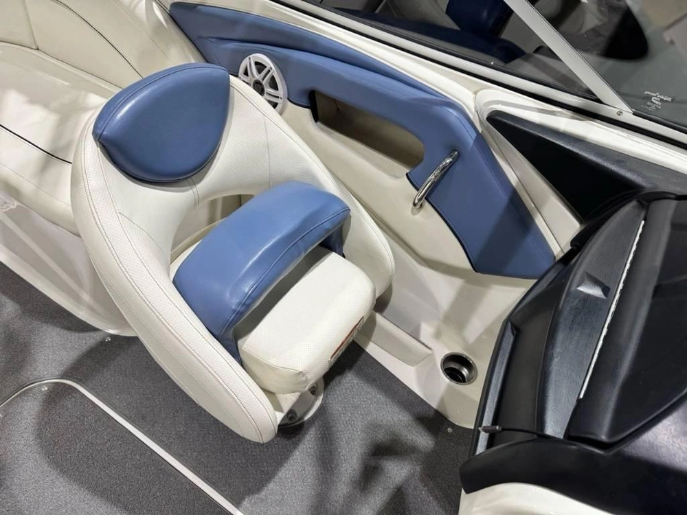 Bayliner 235 2012 alt