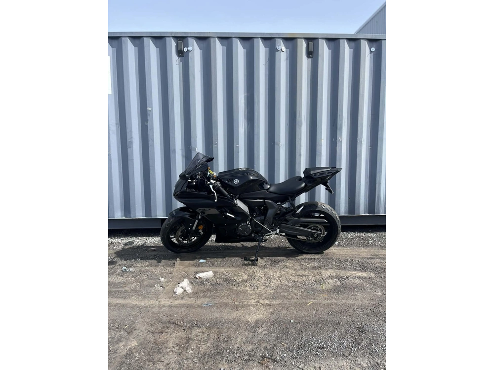 Yamaha R7 2025 alt