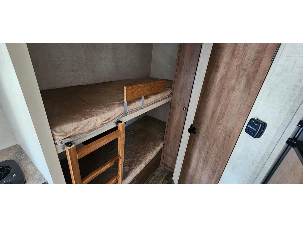 Escape 196bhs 30rls 2017 alt