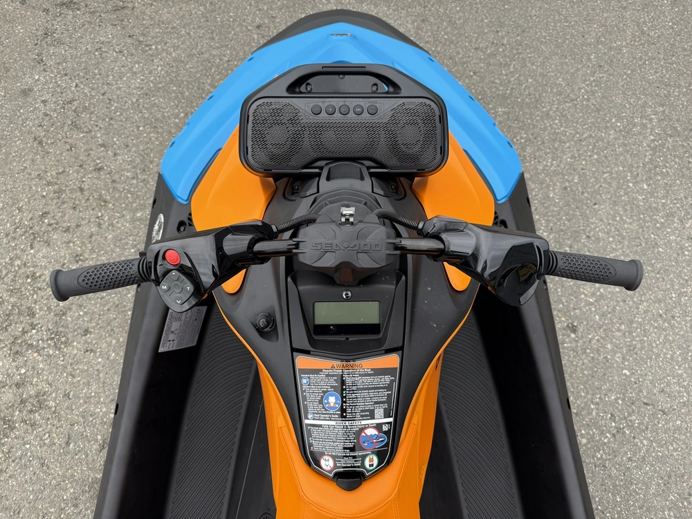2026 Sea-doo Spark™ 1up Trixx-90 (sound System) alt
