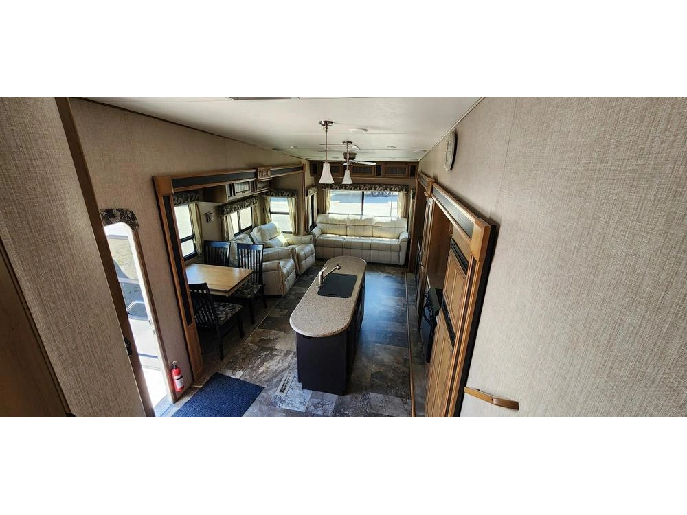 Cruiser 333rl 2016 alt