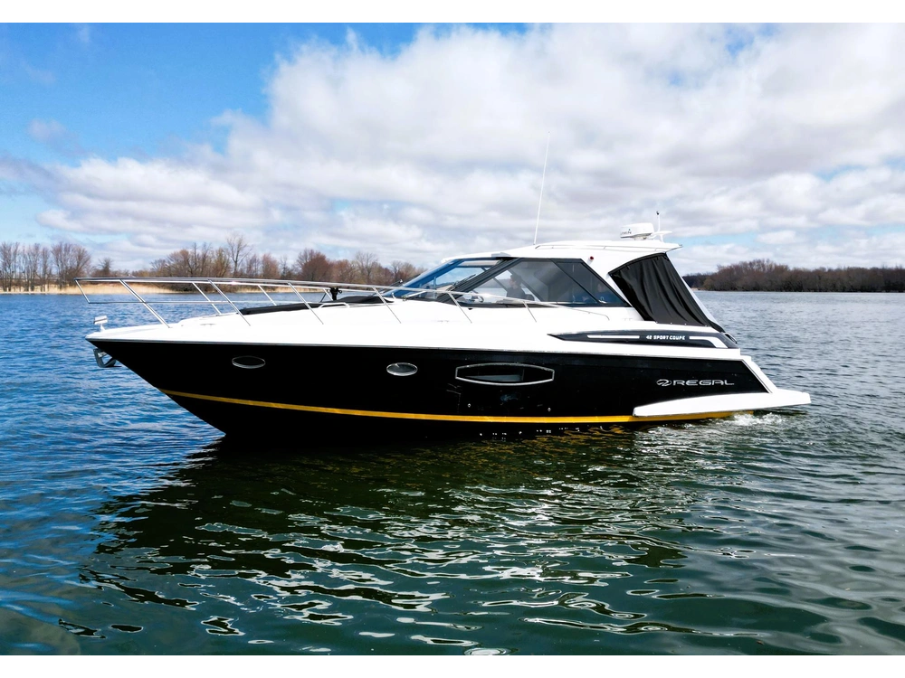 2015 Regal 42 Sport Coupe alt