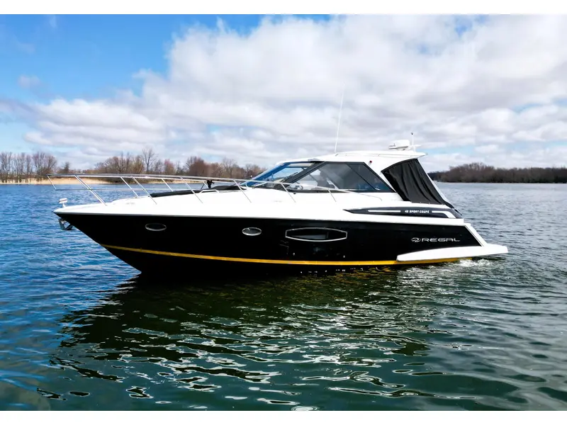 2015 Regal 42 SPORT COUPE