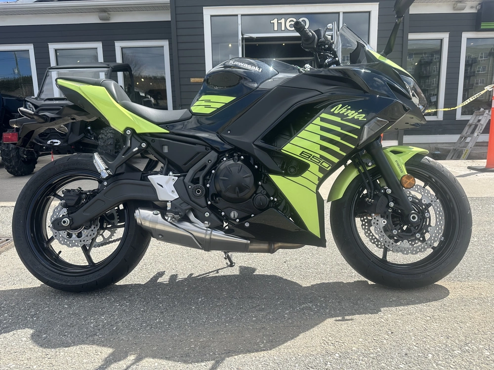 2026 Kawasaki Ninja 650 alt